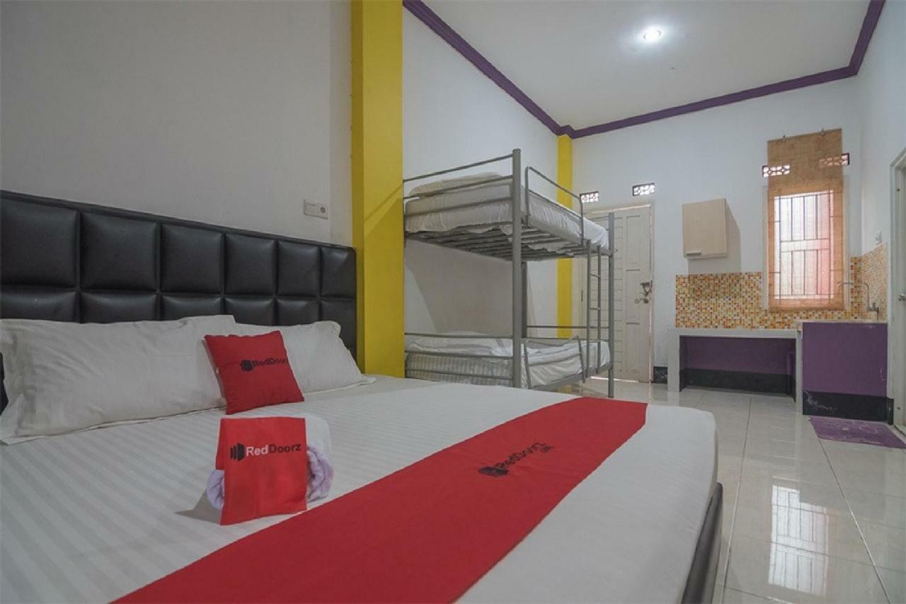 Hotel Reddoorz Syariah Near Bscc Dome à Balikpapan  Extérieur photo